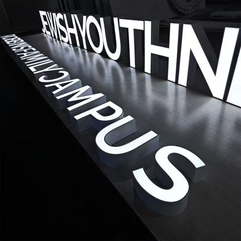 3D signage outdoor store